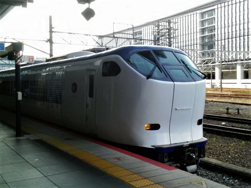京都駅の特急はるか
