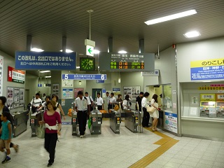 加古川駅の中間改札風景